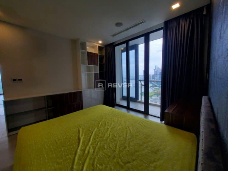 Thuê Căn Hộ 3 Phòng Ngủ Vinhomes Golden River – Tầng Cao, Giá Rẻ