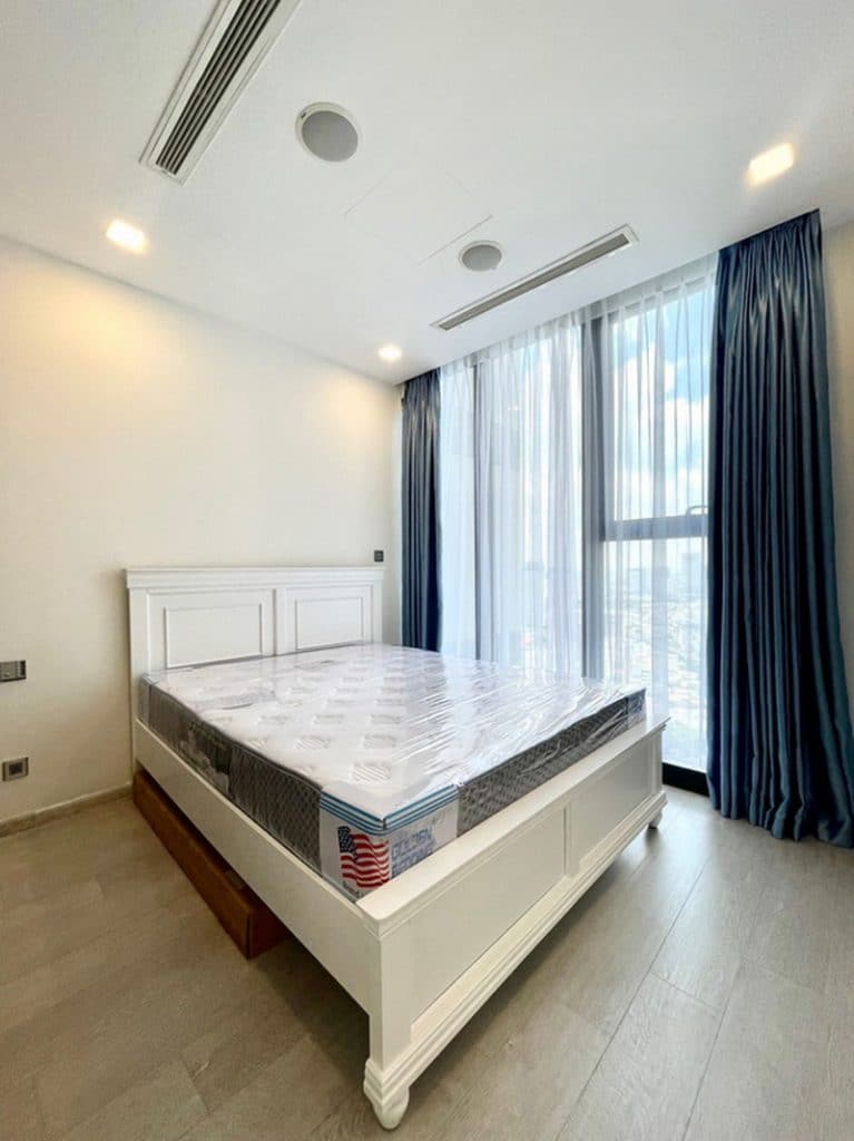 Cho thuê Officetel Vinhomes Golden River giá tốt, view đẹp, đầy đủ nội thất